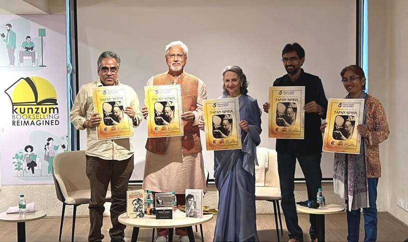 Sharmila Tagore Tapan Sinha poster release